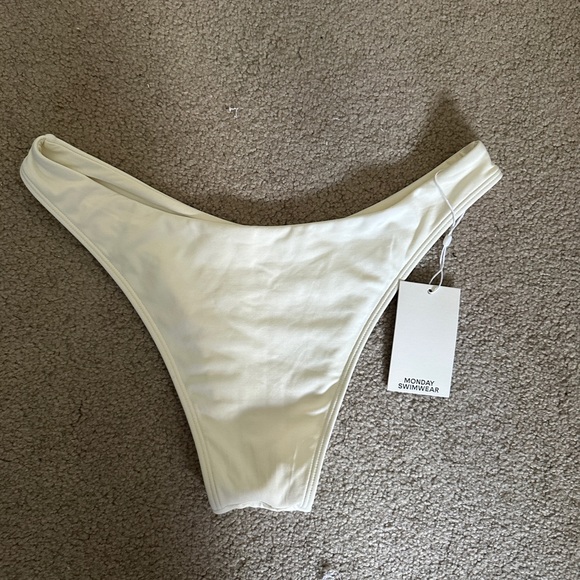 Monday Swimwear - CALA ROJA TOP AND BYRON BOTTOMS IN IVORY - Picture 5 of 5